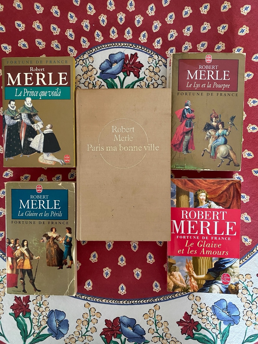 Robert Merle - 5 French Language Books - 4 Paperbacks - 1 Hardcover